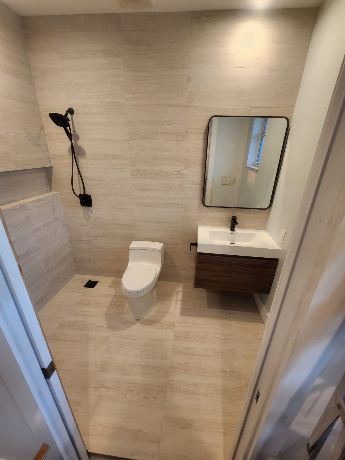 Warm neutral bathroom renovation